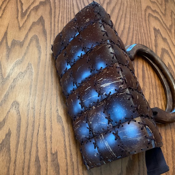 Coconut Laced Wooden Handles Handbag - Picture 8 of 11